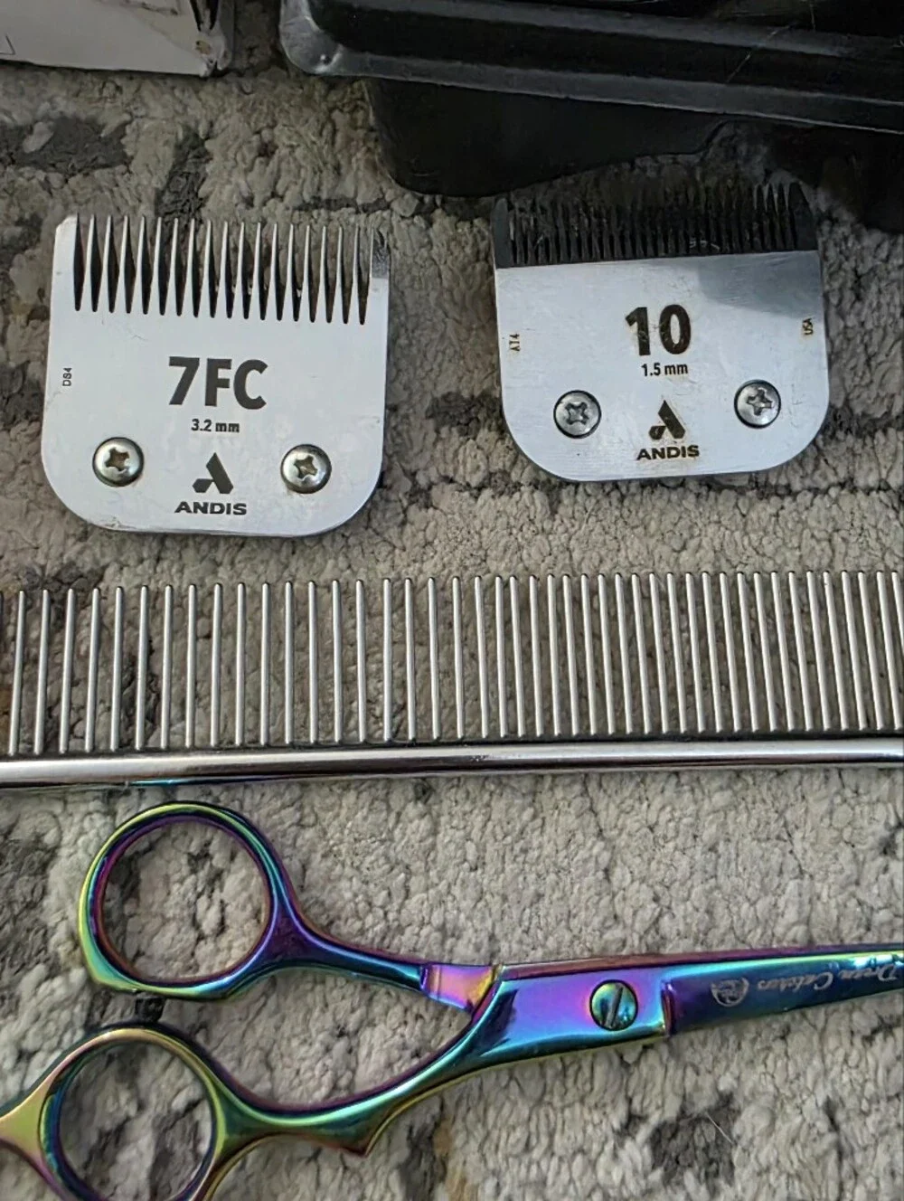 Andis AGC2 Detachable Blade Dog Grooming Clippers with Extras